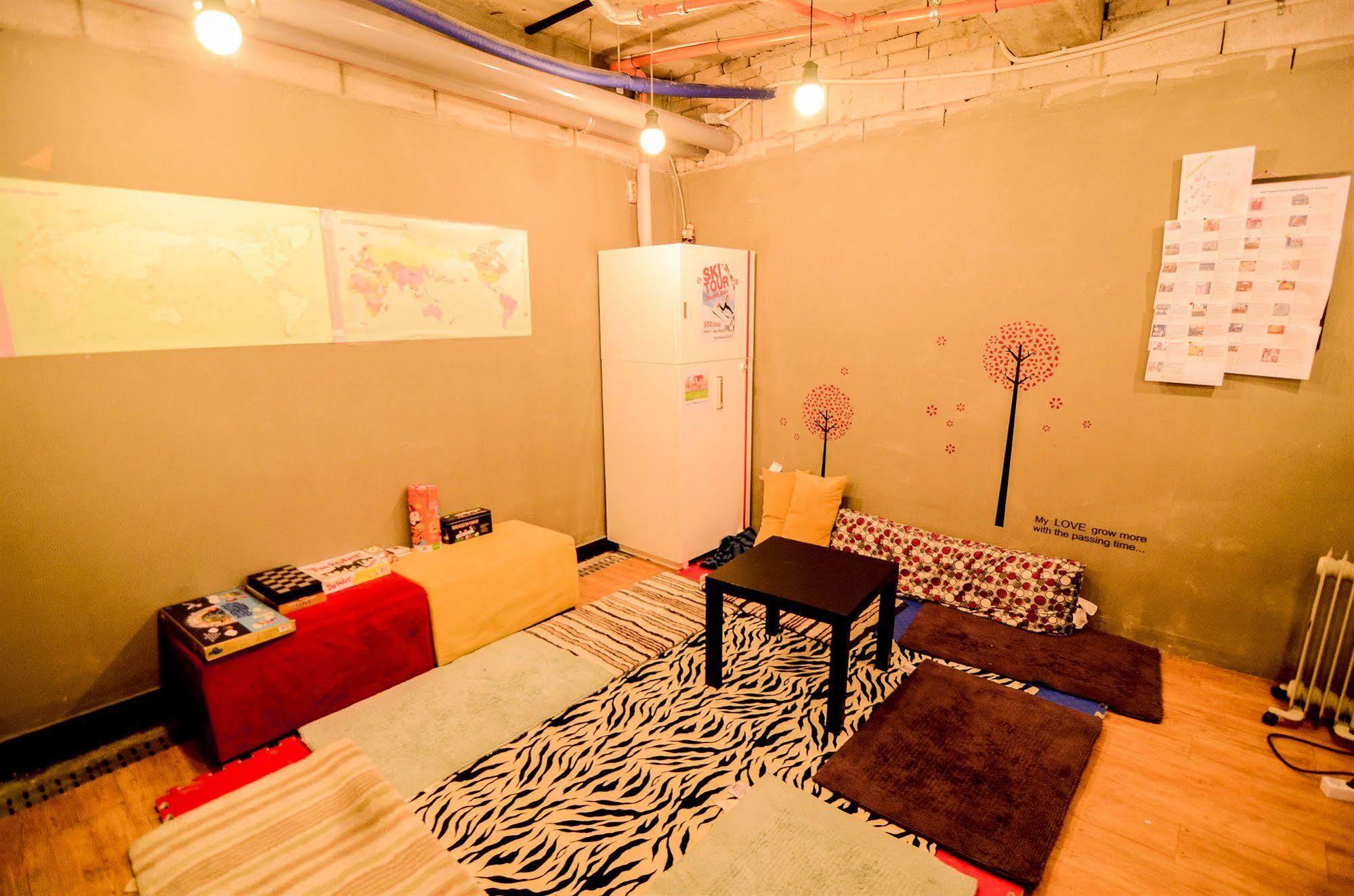 Kimchee Sinchon Guesthouse Seoul Eksteriør bilde